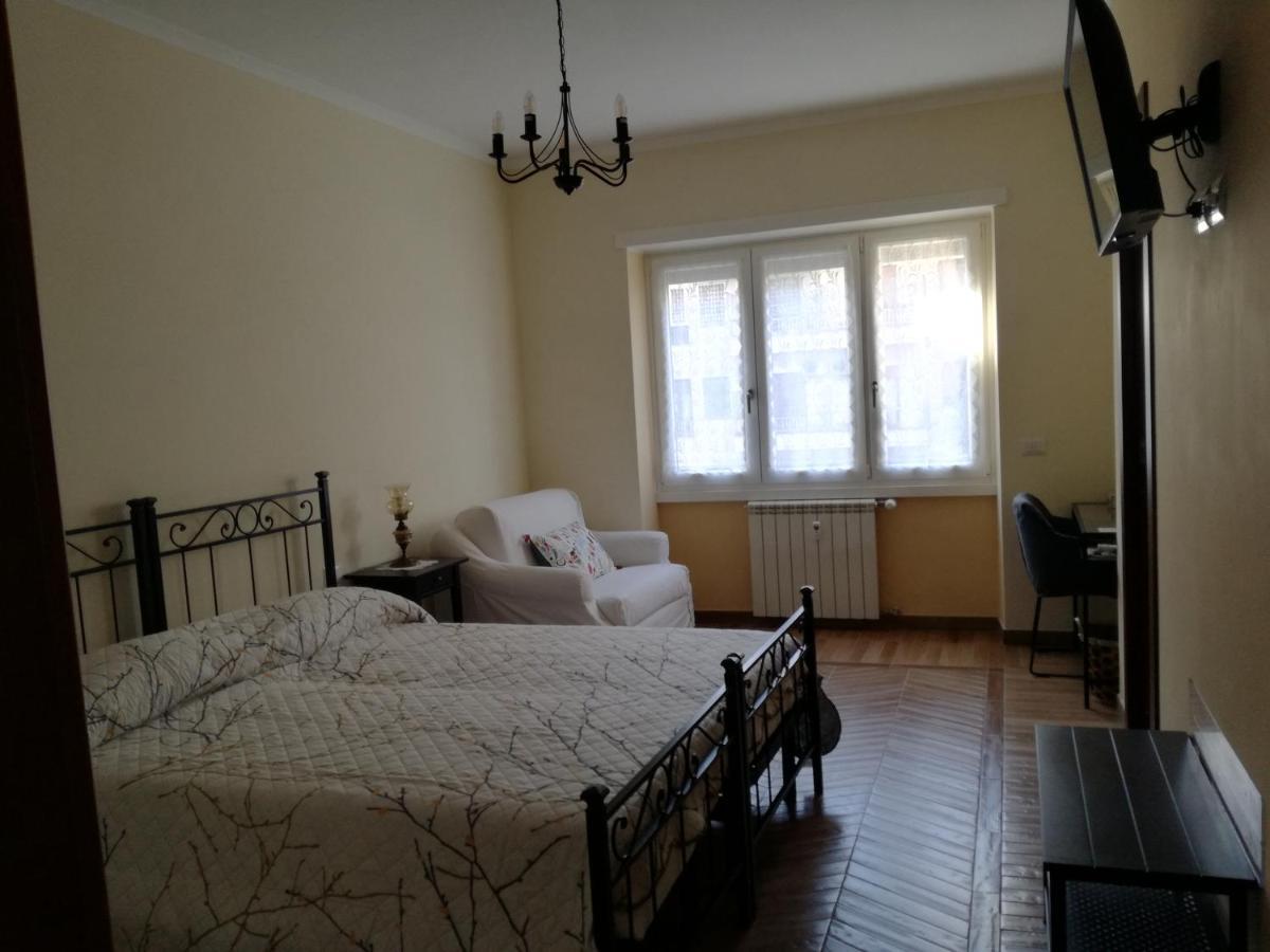 Bed & Breakfast Vacanze Romane Bagian luar foto
