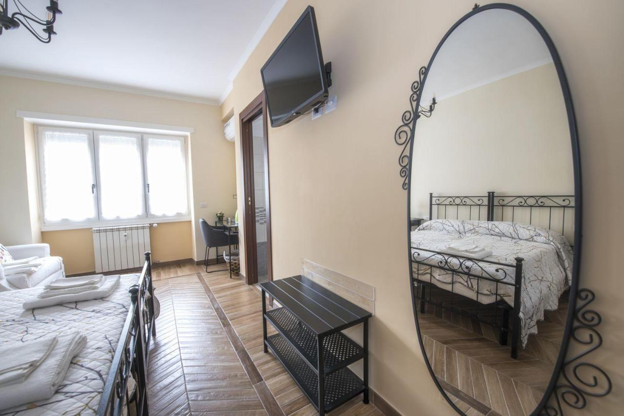 Bed & Breakfast Vacanze Romane Bagian luar foto