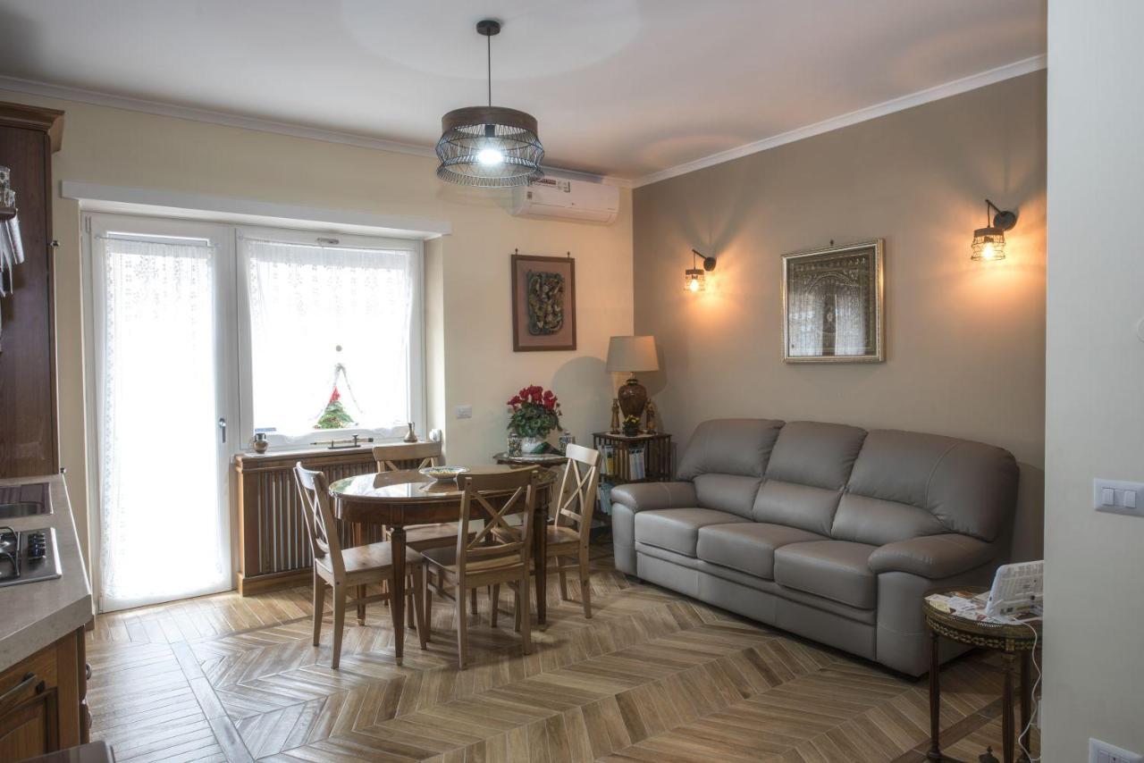 Bed & Breakfast Vacanze Romane Bagian luar foto