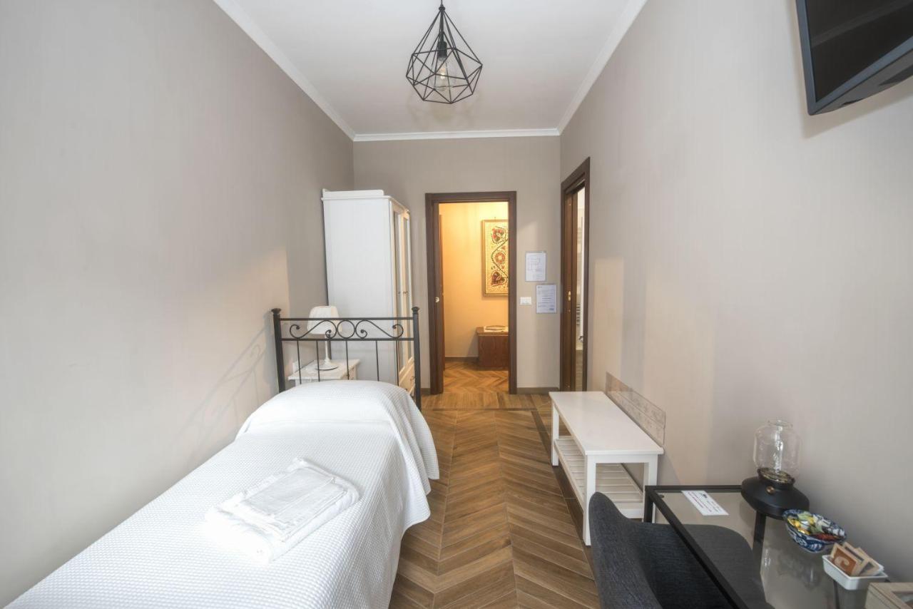Bed & Breakfast Vacanze Romane Bagian luar foto