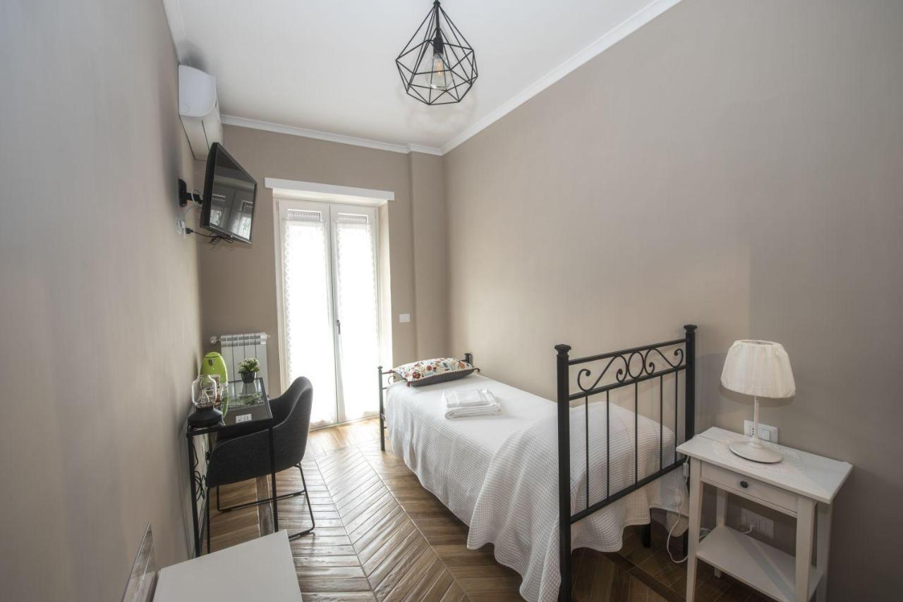 Bed & Breakfast Vacanze Romane Bagian luar foto