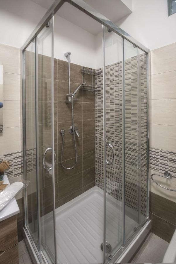 Bed & Breakfast Vacanze Romane Bagian luar foto